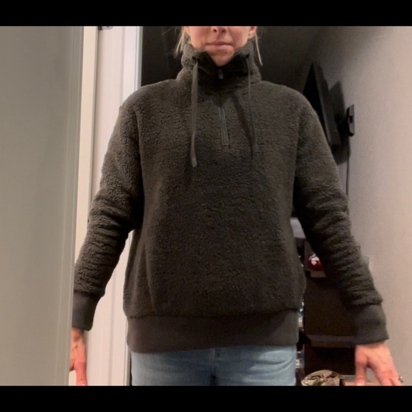 1/4 Zip Sherpa - Picture 4 of 6